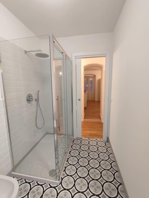 Casa Renova, Intero Appartamento, 2 Camere, Max 4 Ospiti, Trieste Zona Storica Экстерьер фото