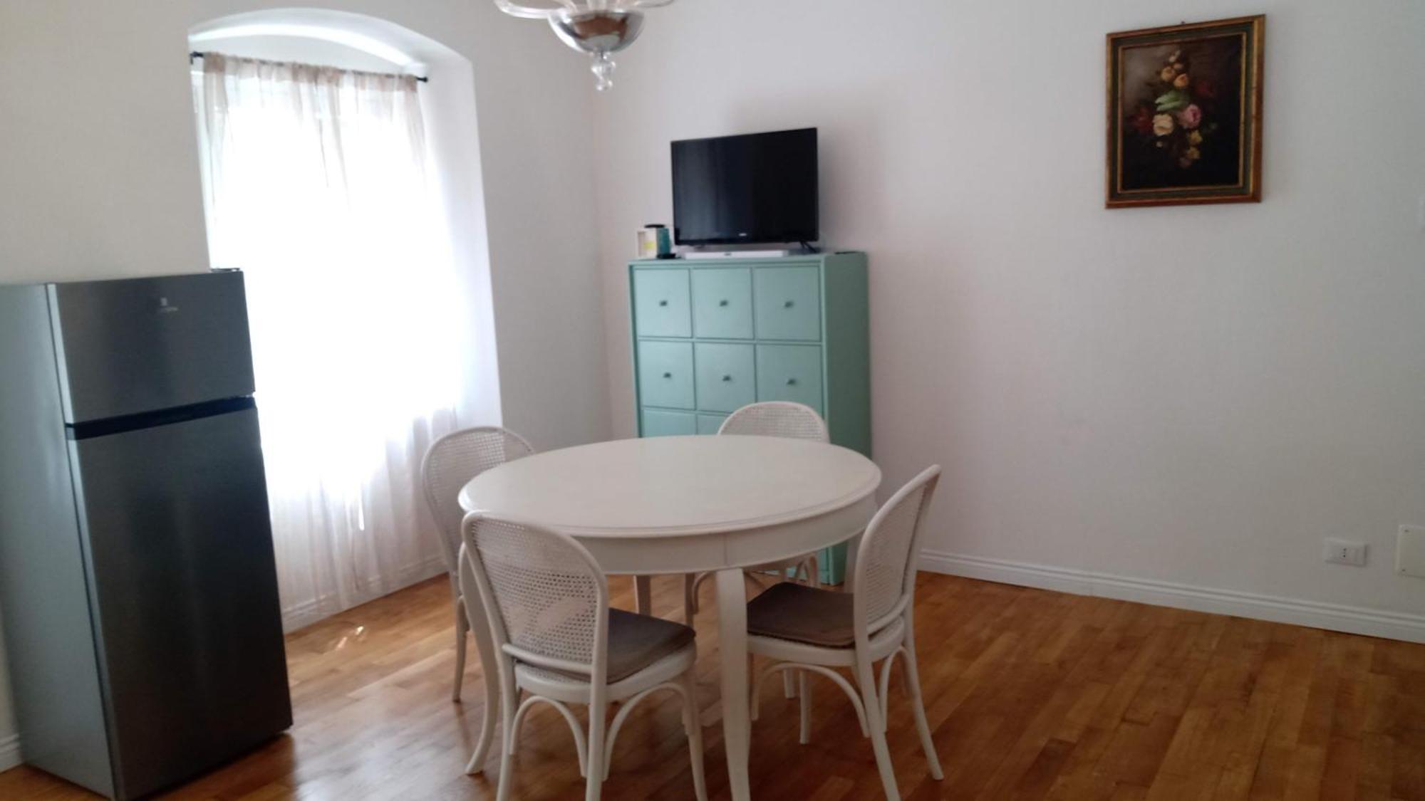 Casa Renova, Intero Appartamento, 2 Camere, Max 4 Ospiti, Trieste Zona Storica Экстерьер фото